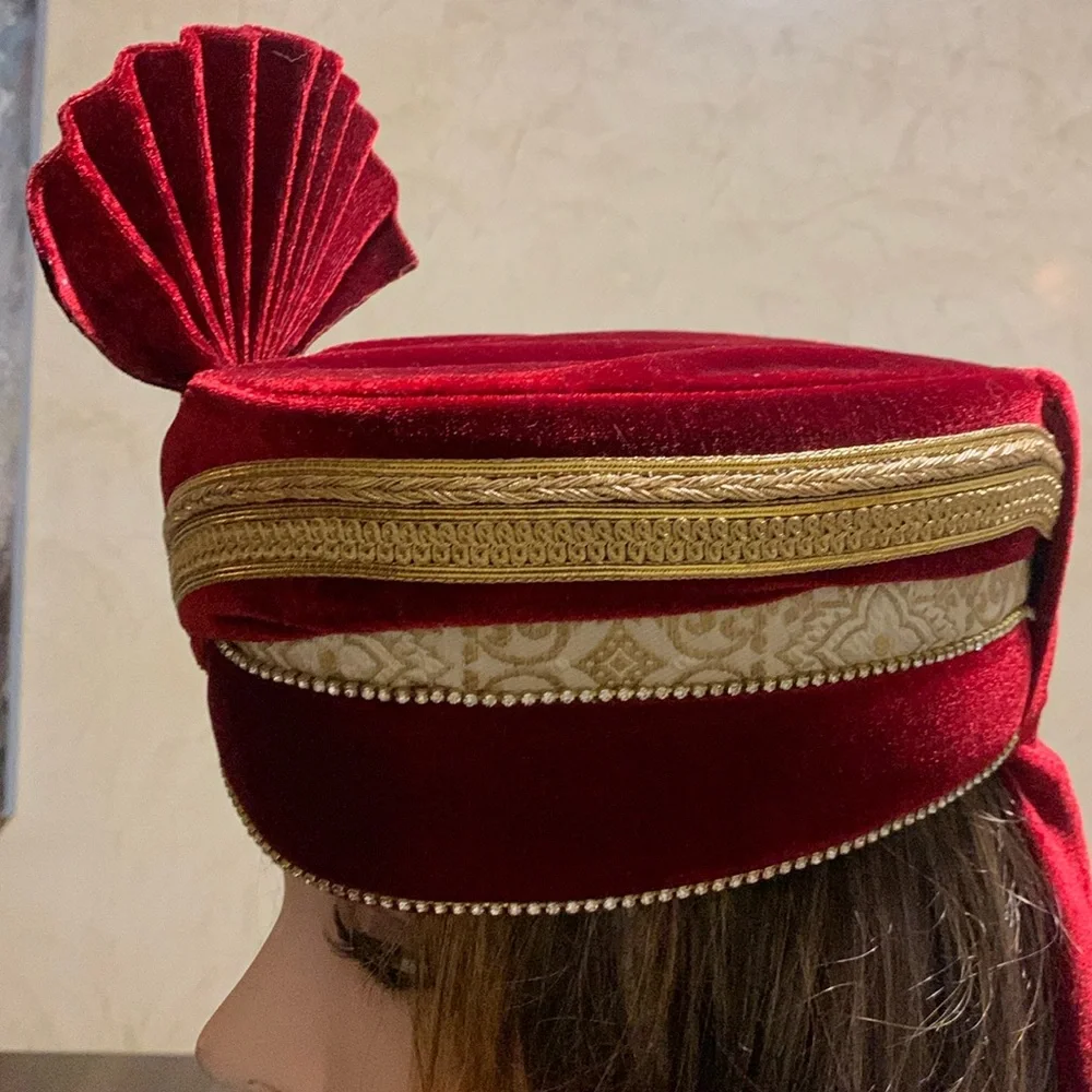 BEAUTIFUL Men’s Deep Red Velvet/ Indian groom /wedding/ turban /SAFA head piece - Picture 6 of 9